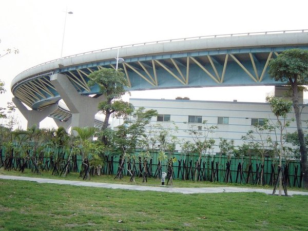 前鎮區_國道末端銜接國際機場、國際海港之瓶頸路段改善工程.jpg