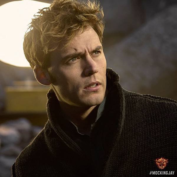 The-Hunger-Games-Mockingjay-Part-1-Sam-Claflin