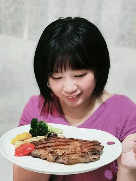 宅配油封牛排開箱【第一牛肉OneBeef】牛排控必吃冷食熱食