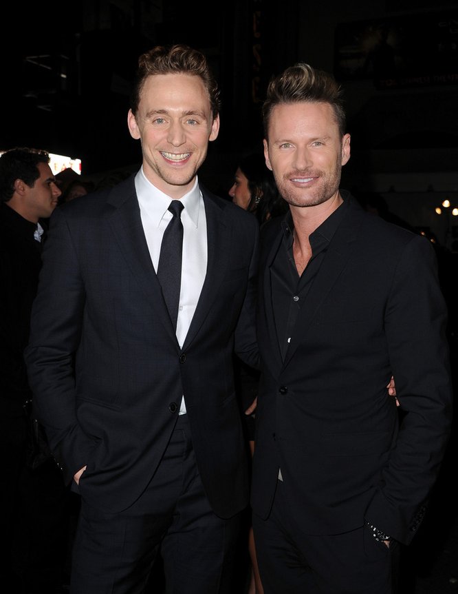 Tom+Hiddleston+Premiere+Marvel+Thor+Dark+World+A66y6RB0KxDx.jpg