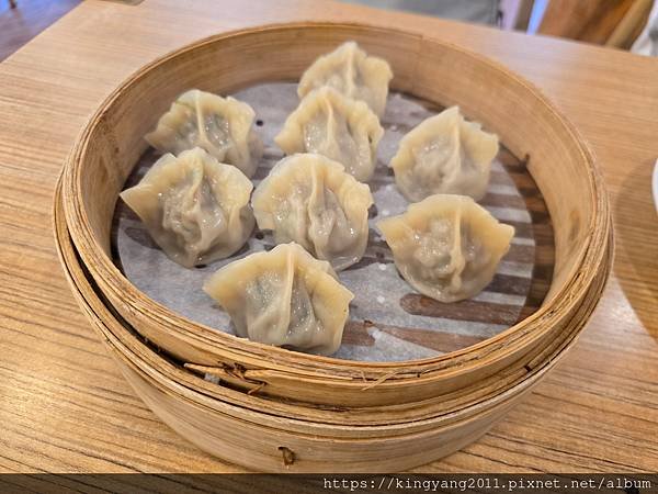 《淡水•食》淡水新市鎮美食|淡水美味餡餅粥|淡水小籠包～宋朝