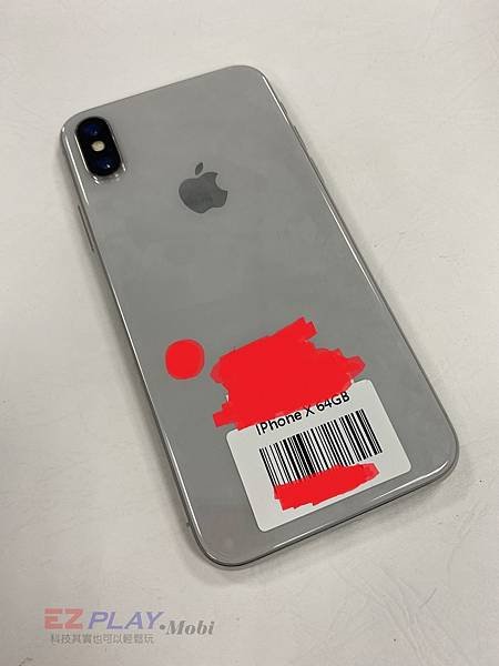 突然開口笑的IPHONE X 面板差點破了…. IPHONE