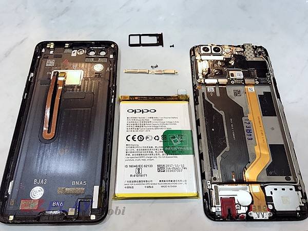 OPPO R11S摔機後螢幕破裂換螢幕電池耗電導致不開機，使