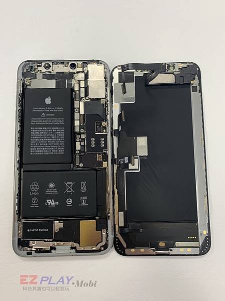 捷運上的擁擠導致IPHONE XS MAX 下車後拿起來卻破