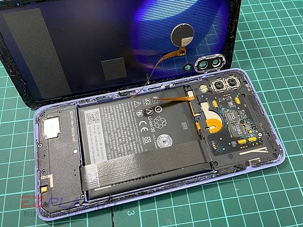 HTC U19e使用中當機充電異常電池耗電導致不開機或相機無