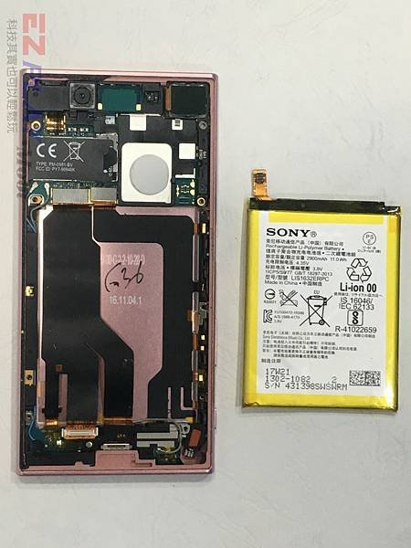 SONY XZ 充電喬角度? 不是充電孔問題? 原來是電池膨