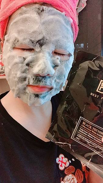 女人知己試用大隊、BEST FACE 黑科技潔淨瞬白泡泡面膜、會冒泡的面膜、含有傳明酸、傳明酸是衛福部核准的美白成分、明亮、白皙、美白、淨化毛孔、鎖水保濕、緊緻肌膚、白皙透亮、溫和去角質