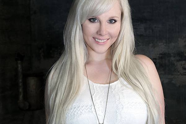 blonde-1180343_1280.jpg