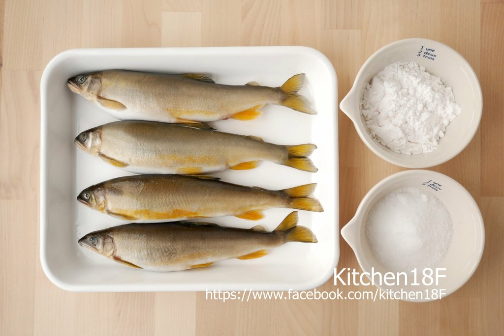 酥炸香魚 (1).JPG