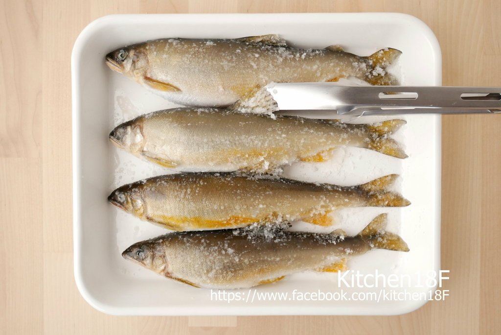 酥炸香魚 (2).JPG