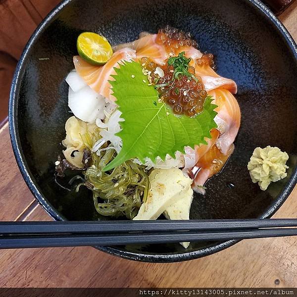 西湖站-五漁村丼飯屋