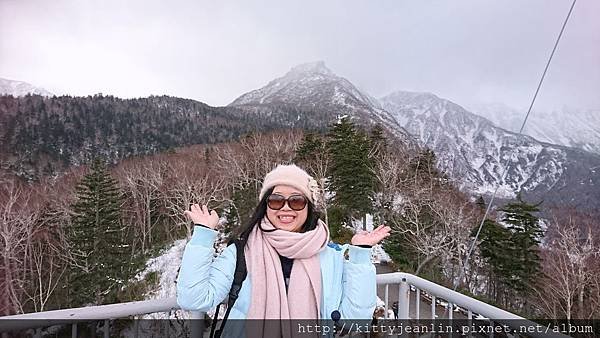 層雲峽玩雪趣