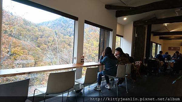 定山溪-cafe gakeno-ue（咖啡館懸崖上）