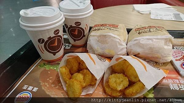 出發來去香港吃東西買東西趣
