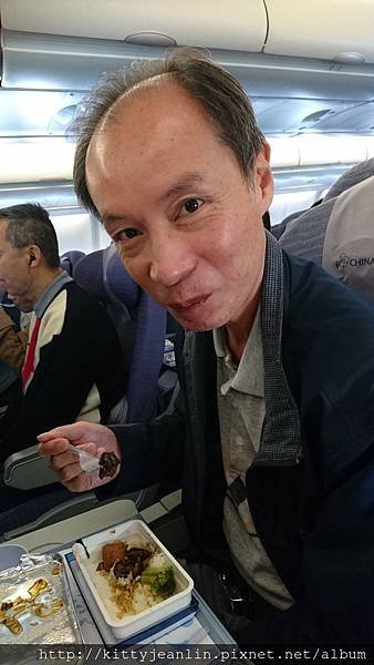 出發來去香港吃東西買東西趣