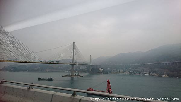 出發來去香港吃東西買東西趣