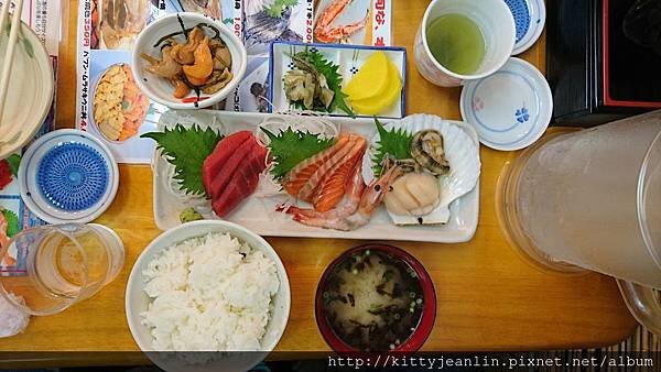 小樽三角市場-滝波食堂饗午餐