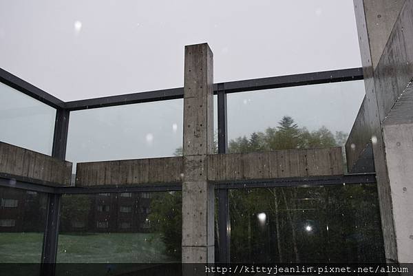 飛雪的水教堂晨見學