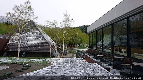 積雪的星野