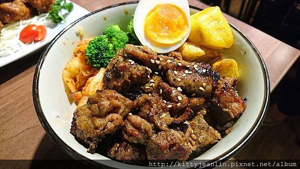 野狼炭火丼飯
