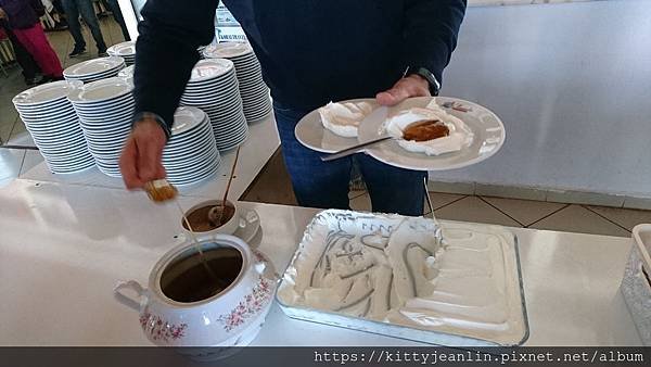 遠征孔亞Konya-趴兔-吃個罌粟籽蜂蜜優格再上