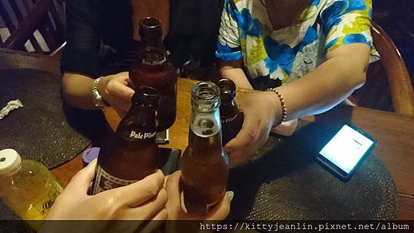 夜宵 in Nigi Nigi Nu Noos %22e%22 Nu Nu Noos Beach Resort %26; Sports Bar
