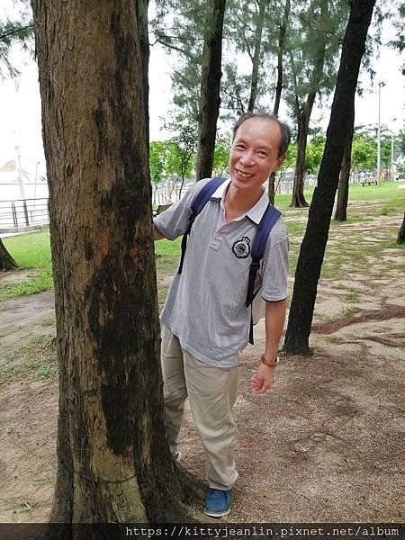 漫步 黑沙海灘
