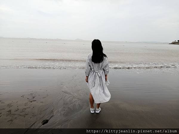 漫步 黑沙海灘