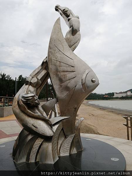 漫步 黑沙海灘