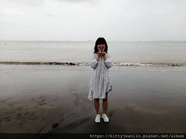 漫步 黑沙海灘