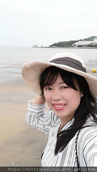 漫步 黑沙海灘