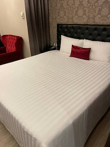 room2.jpg