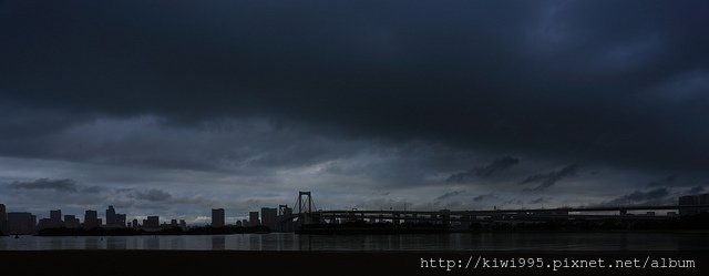颱風天的彩虹大橋