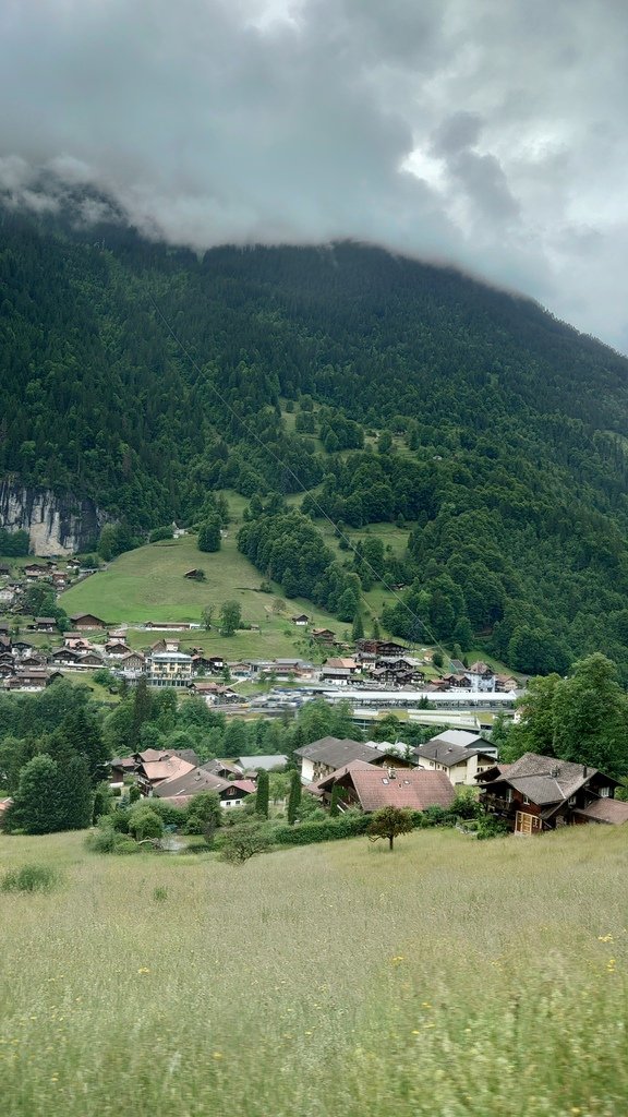 純瑞之旅 - 西庸古堡 - 少女峰 - 伯恩 - 施圖斯 -