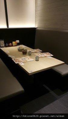 大遠百「勝勢豬排」店內04.JPG