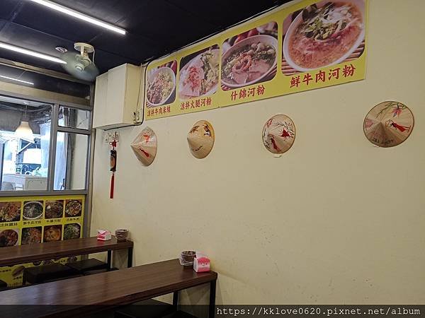 「佩佩越式美食館」店內02.jpg