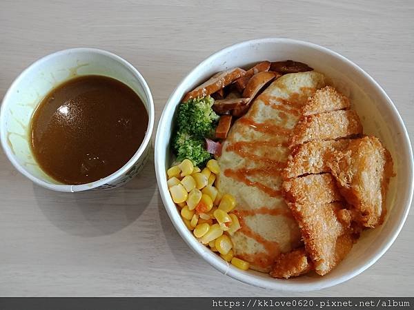 「饌味燒」雞排蛋包飯01.jpg