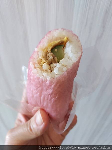 「全家」越式酸辣雙肉雙手捲02.jpg