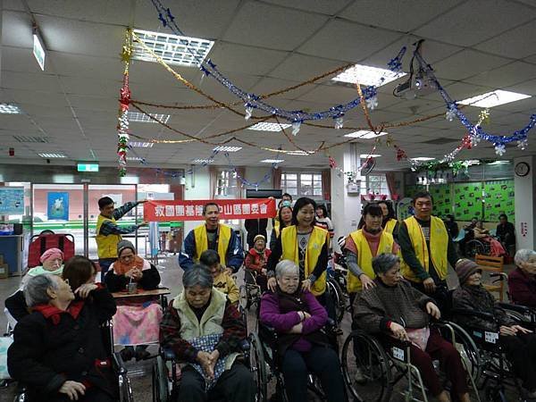 1040111中山區團委會至市立醫院關懷長者活動 (2).jpg