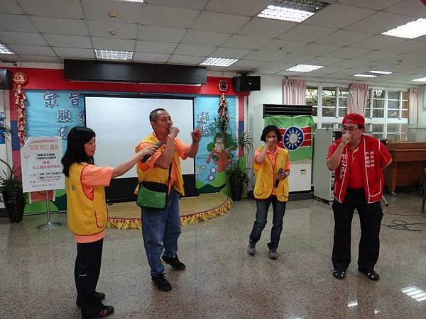 1040719救國團基隆市中山區團委會至基隆市立醫院關懷長者活動 (2).jpg