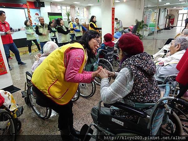 1070114(日) 救國團基隆市中山區團委會至市立醫院關懷長者活動 (14).jpg