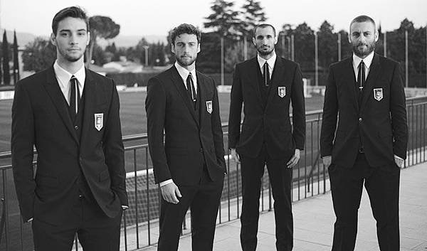 italy-national-football-team-photos-the-fitting-book-by-dolce-and-gabbana-DE-SCIGLIO-MARCHISIO-CHIELLINI-DE-ROSSI