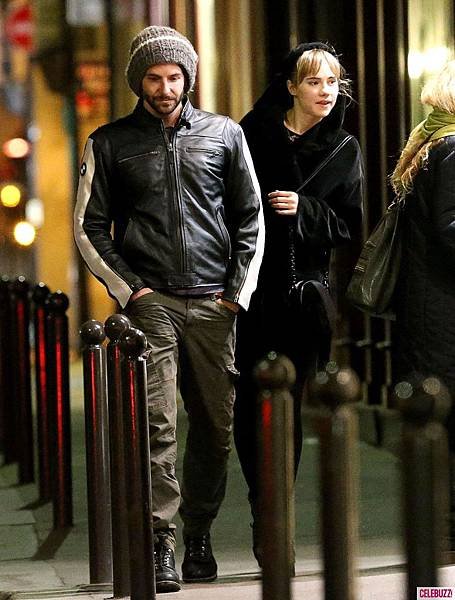 Bradley-Cooper-Suki-Waterhouse-Paris-4-776x1024