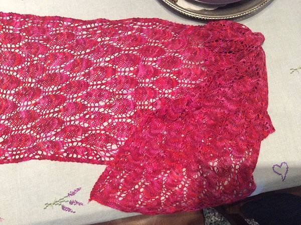 Leaf Lace Scarf 葉子蕾絲圍巾(二絞)2.jpg