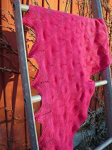 Candle Flame Shawl 披肩(二絞)3.JPG
