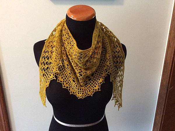 Summer Sprigs Lace Scarf蕾絲圍巾(一絞)3.jpeg