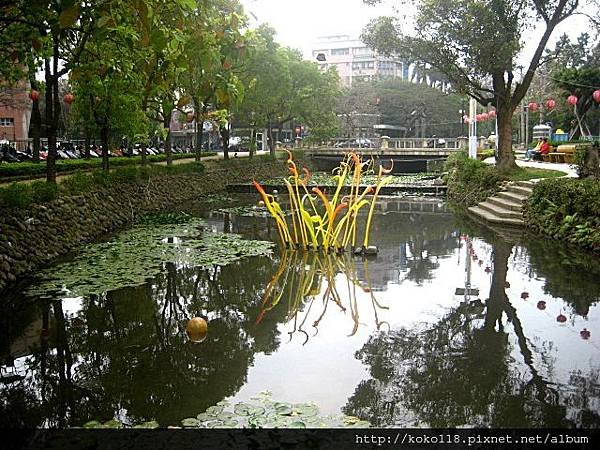 103.3.16 護城河-琉璃花燈4.JPG