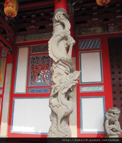 103.11.1 新竹孔廟-龍柱及石獅.JPG