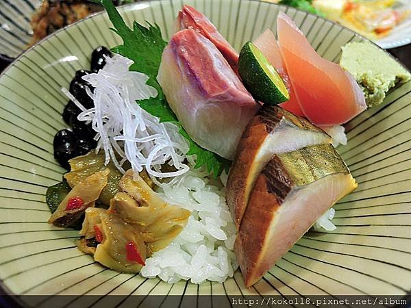 106.12.10 吟川日式料理-漁夫海鮮丼.JPG
