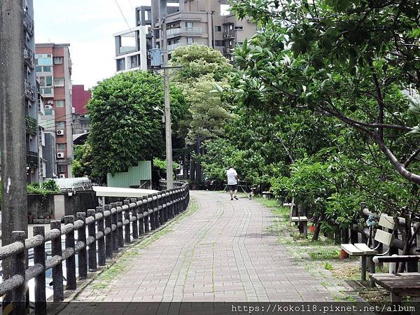 109.5.30 東山濕地生態教學公園外-圳溝步道.JPG